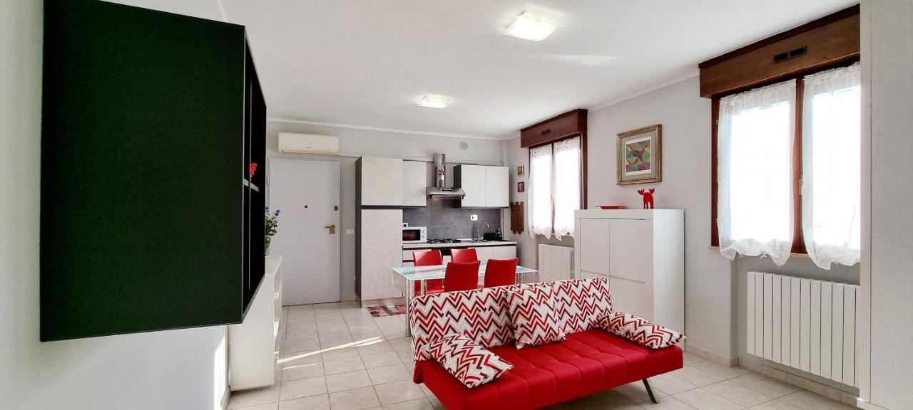 Guest Holiday Bari Reggio Emilia Bagian luar foto