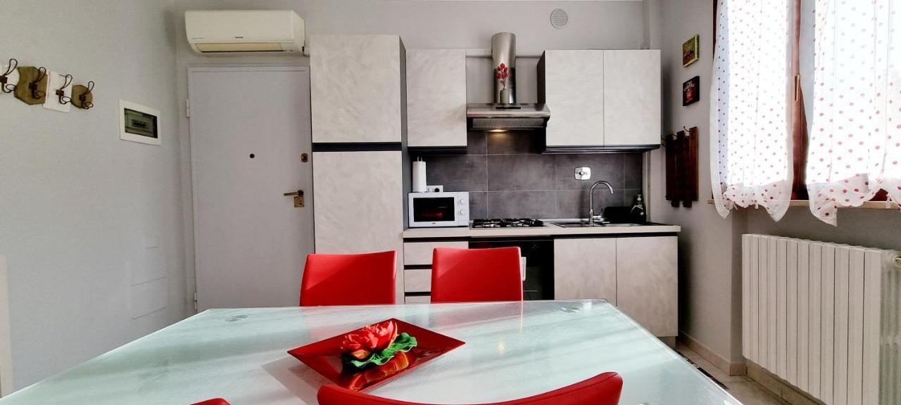 Guest Holiday Bari Reggio Emilia Bagian luar foto